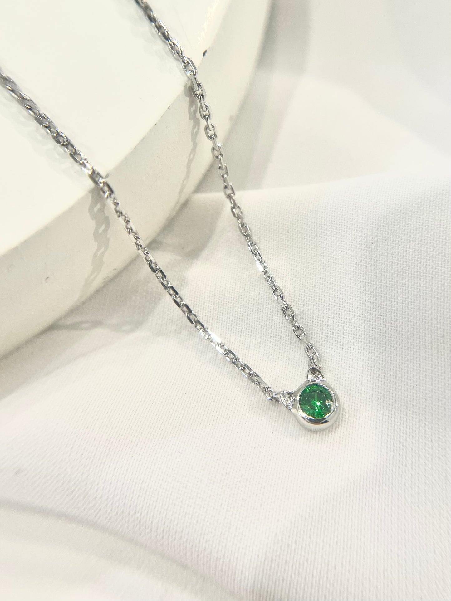 S925 迷你翠綠鋯石貓耳頸鏈42AJNO159