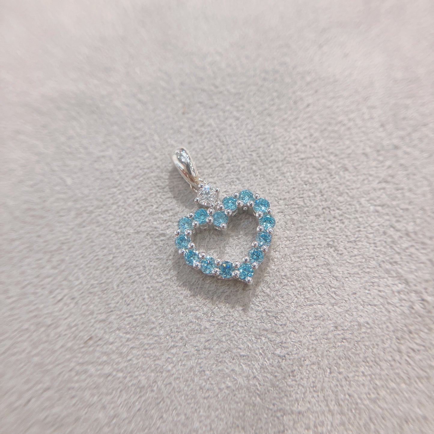 S925 別緻空心心形水藍鋯石拼碎鑽吊墜42AJN0276