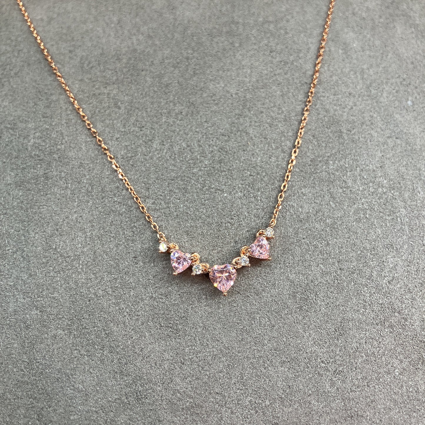 *預訂* S925 可愛三心粉紅鋯石拼鑽石頸鏈42AJN0177-紅