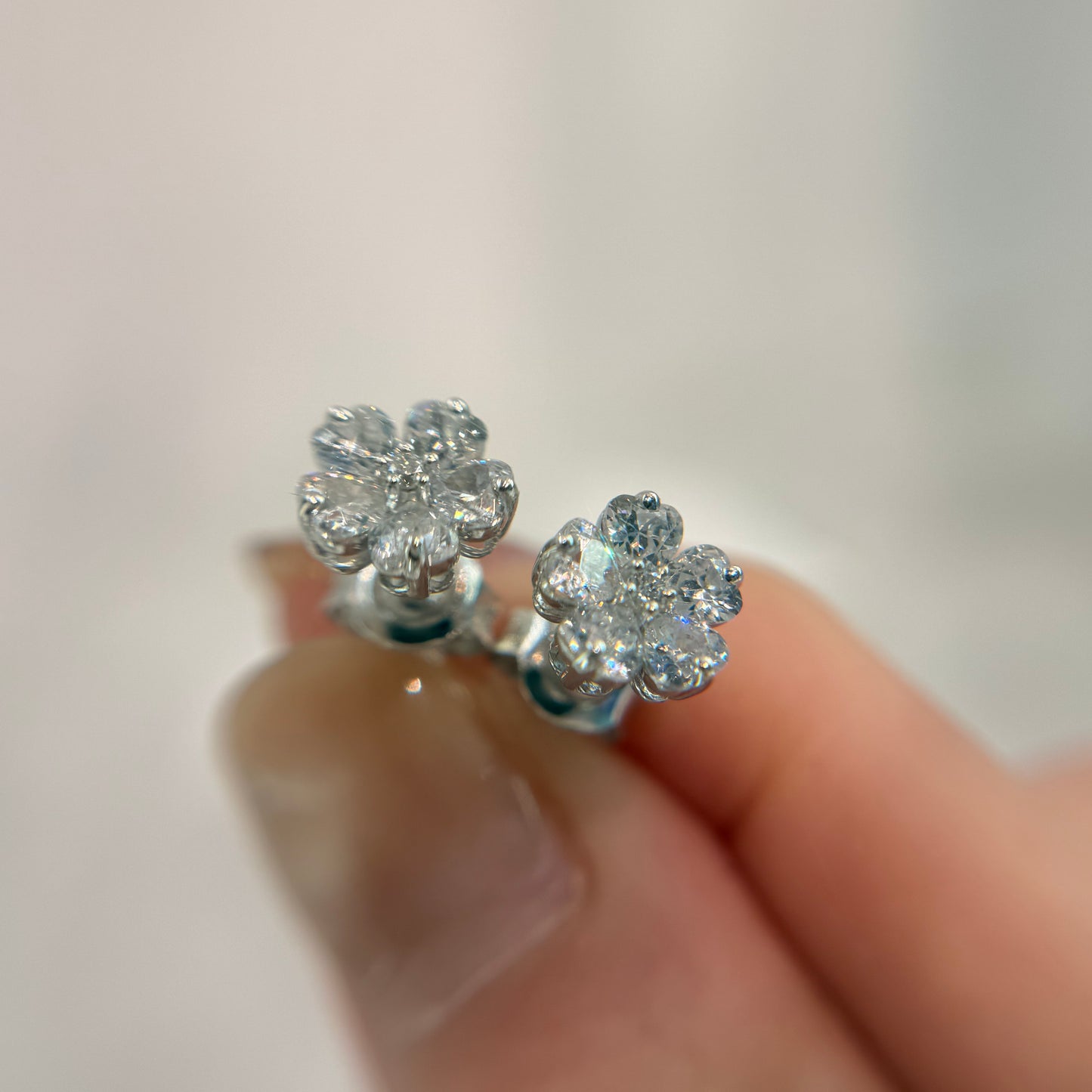 *春日新上* S925 透白櫻花鑽石耳釘42AJE0175