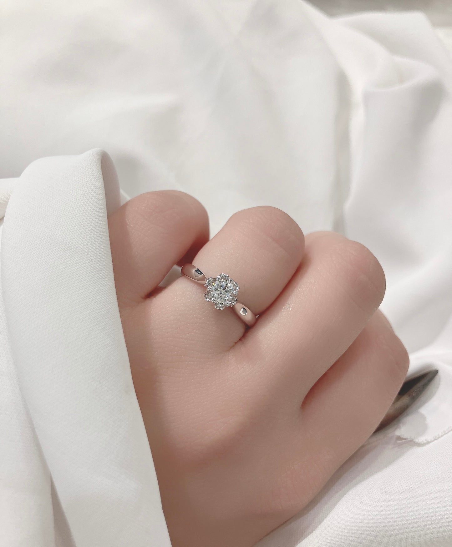 *New*簡約含苞花形六爪18K鑽石戒指H26242