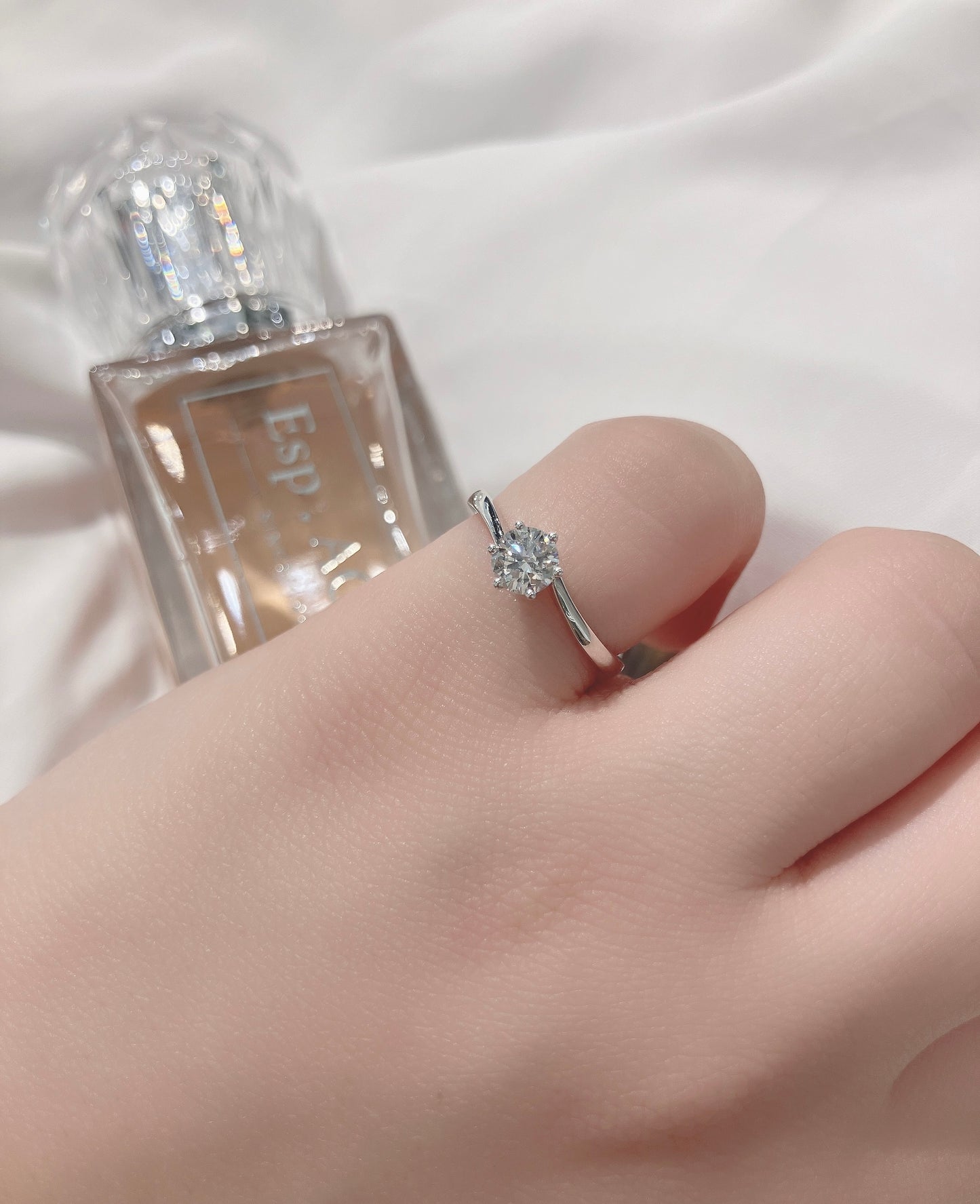 *New*精緻扭臂六爪18K鑽石戒指25RJ1844