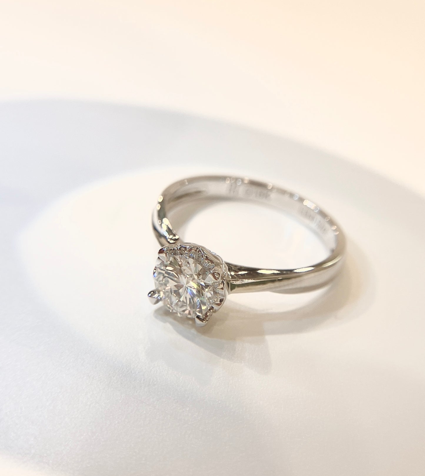 *New*流線型戒臂四爪18K鑽石戒指H26480