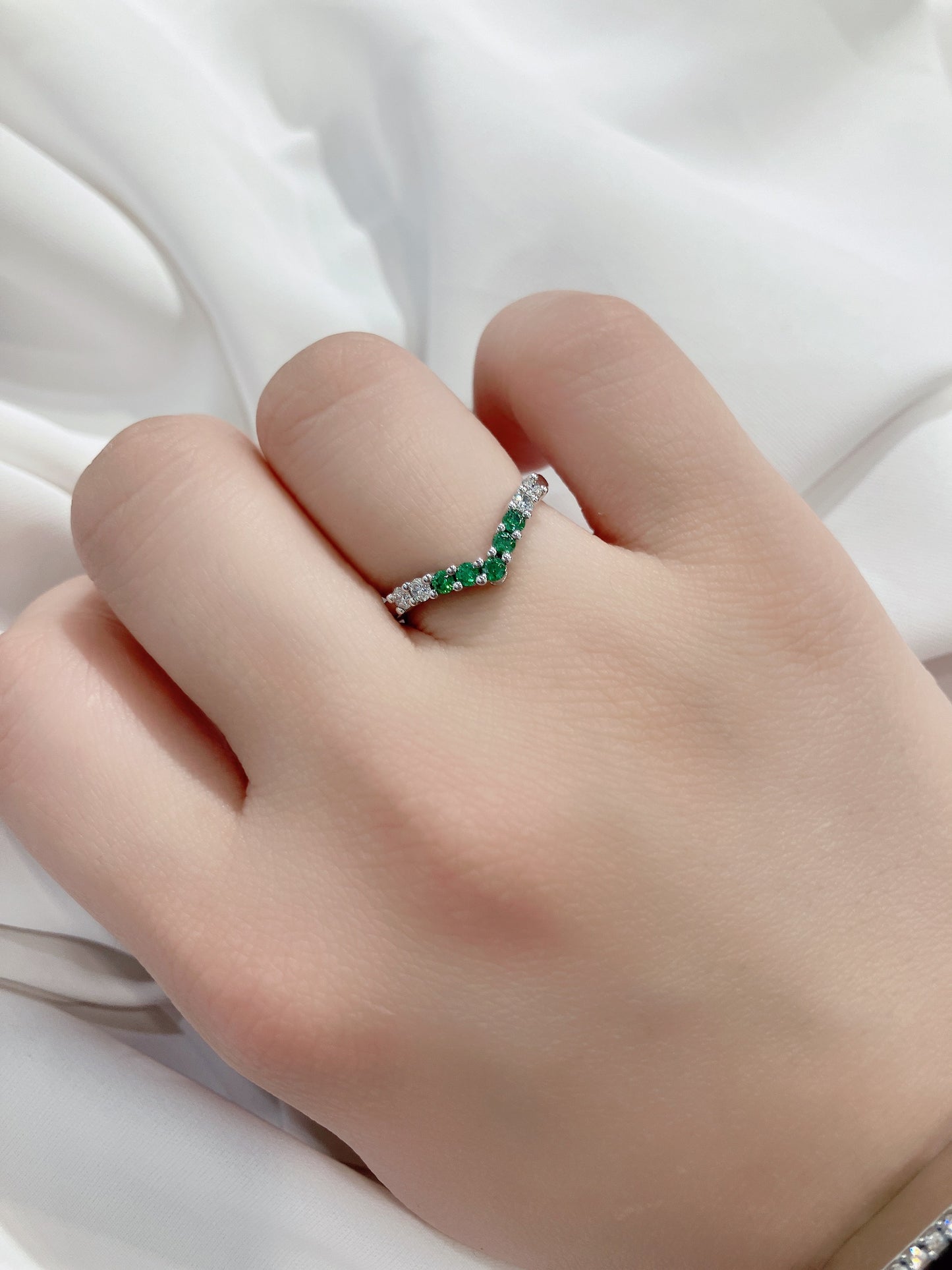 *New* S925 綠色鋯石拼碎鑽V形線戒42AJR0450