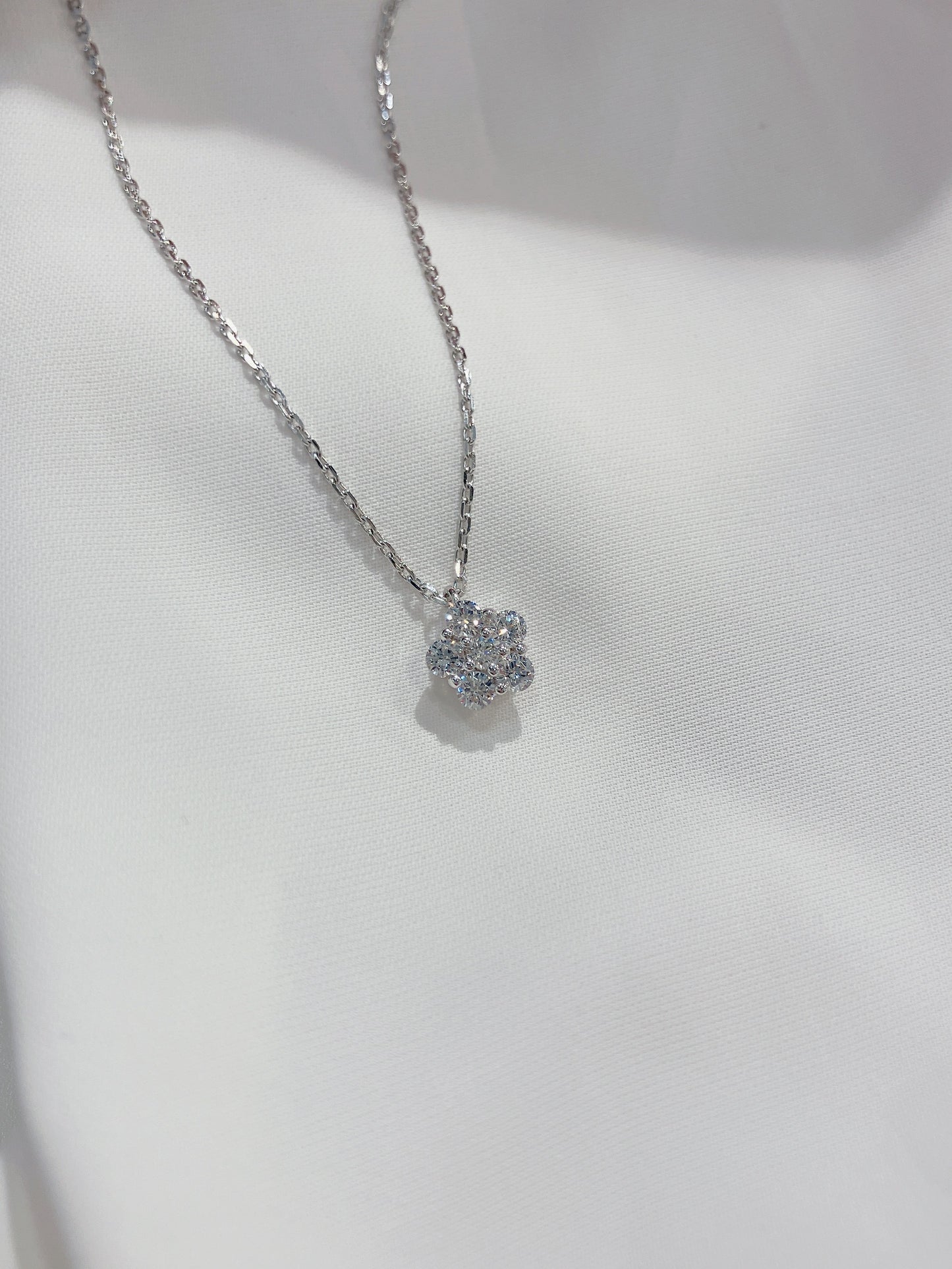 *New* S925 優雅透白鋯石櫻花鑽石頸鏈42AJP0276