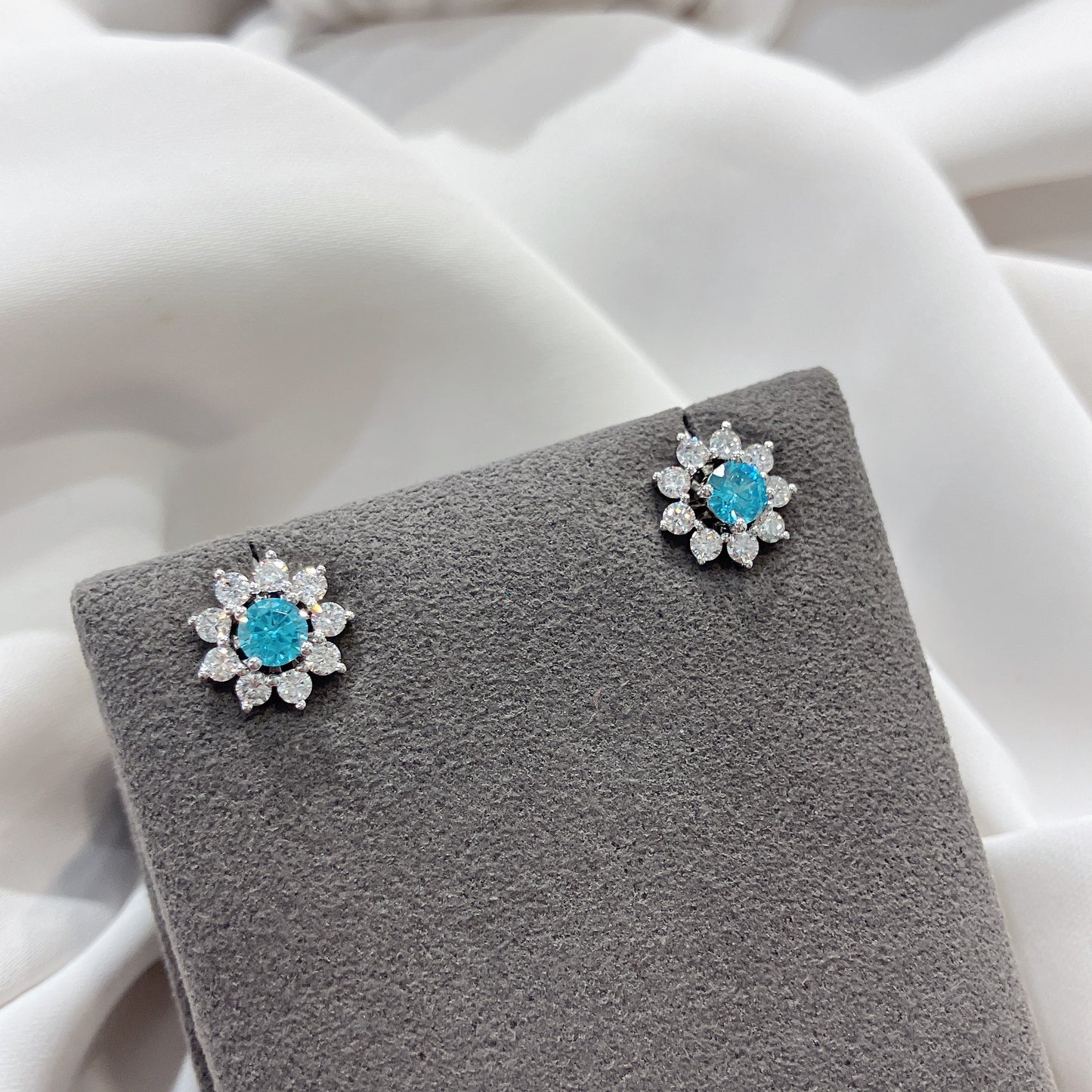 *New* S925 璀璨天藍鋯石拼太陽花鑽石耳環42AJE0168