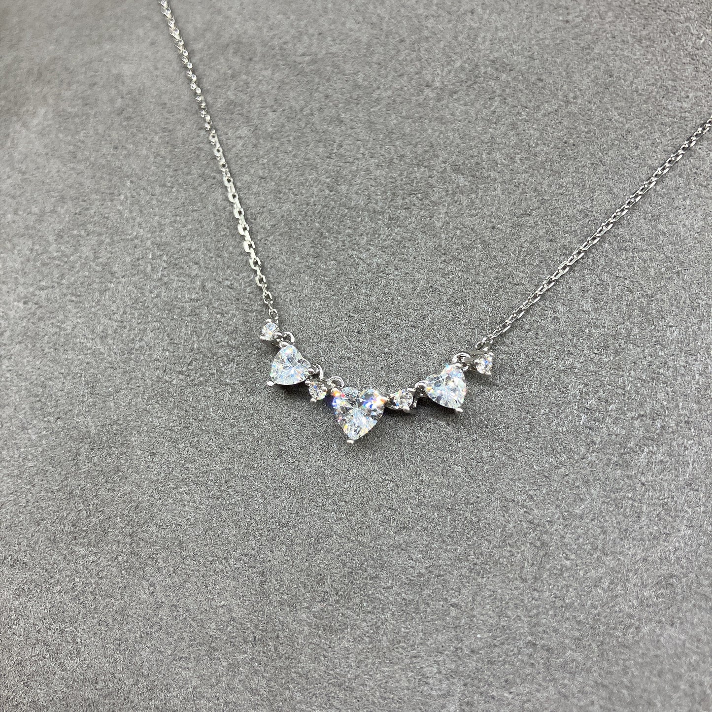 *預訂* S925 可愛三心透白鋯石拼鑽石頸鏈42AJN0177