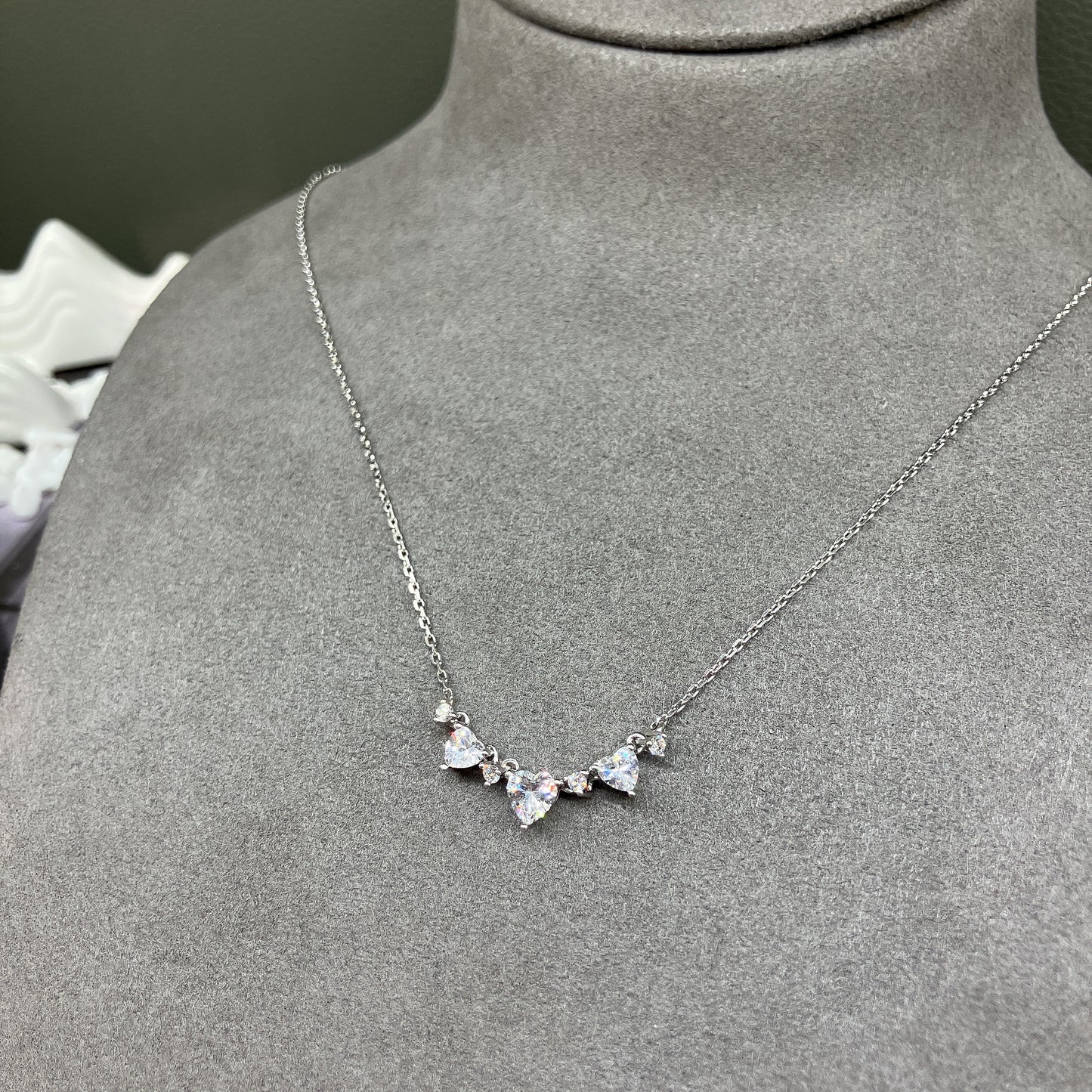 *預訂* S925 可愛三心透白鋯石拼鑽石頸鏈42AJN0177
